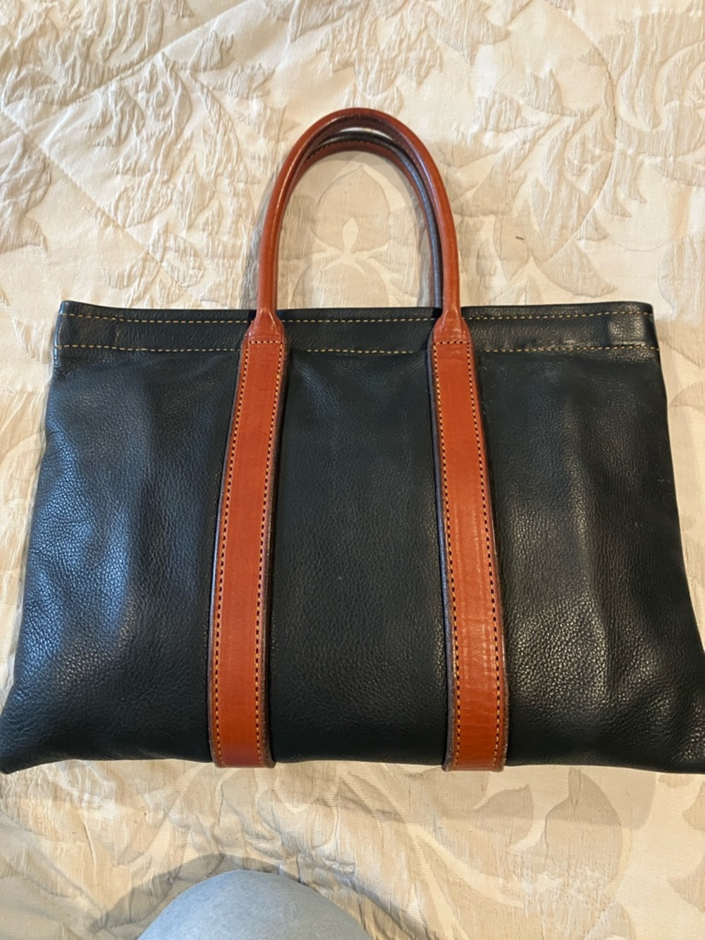 The Green Hill Collection Classic Black Leather Brown Handles Flexframe Opening